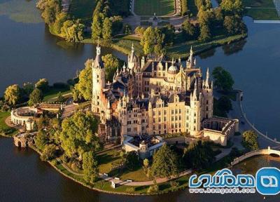 تور آلمان: قلعه شورین یکی از برترین جاذبه های گردشگری آلمان است
